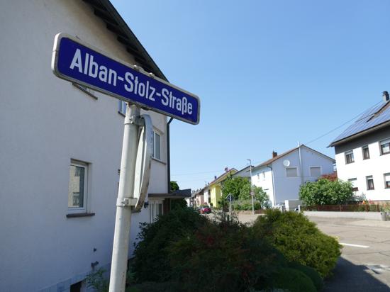 Diskussionen in Bühl, Gelassenheit in Gaggenau: Die Alban-Stolz-Straße bewegt die Gemüter in der Murgtal-Kommune kaum. In Bühl soll eine gleichnamige Straße wegen antisemitischer Werke des katholischen Theologen umbenannt werden.