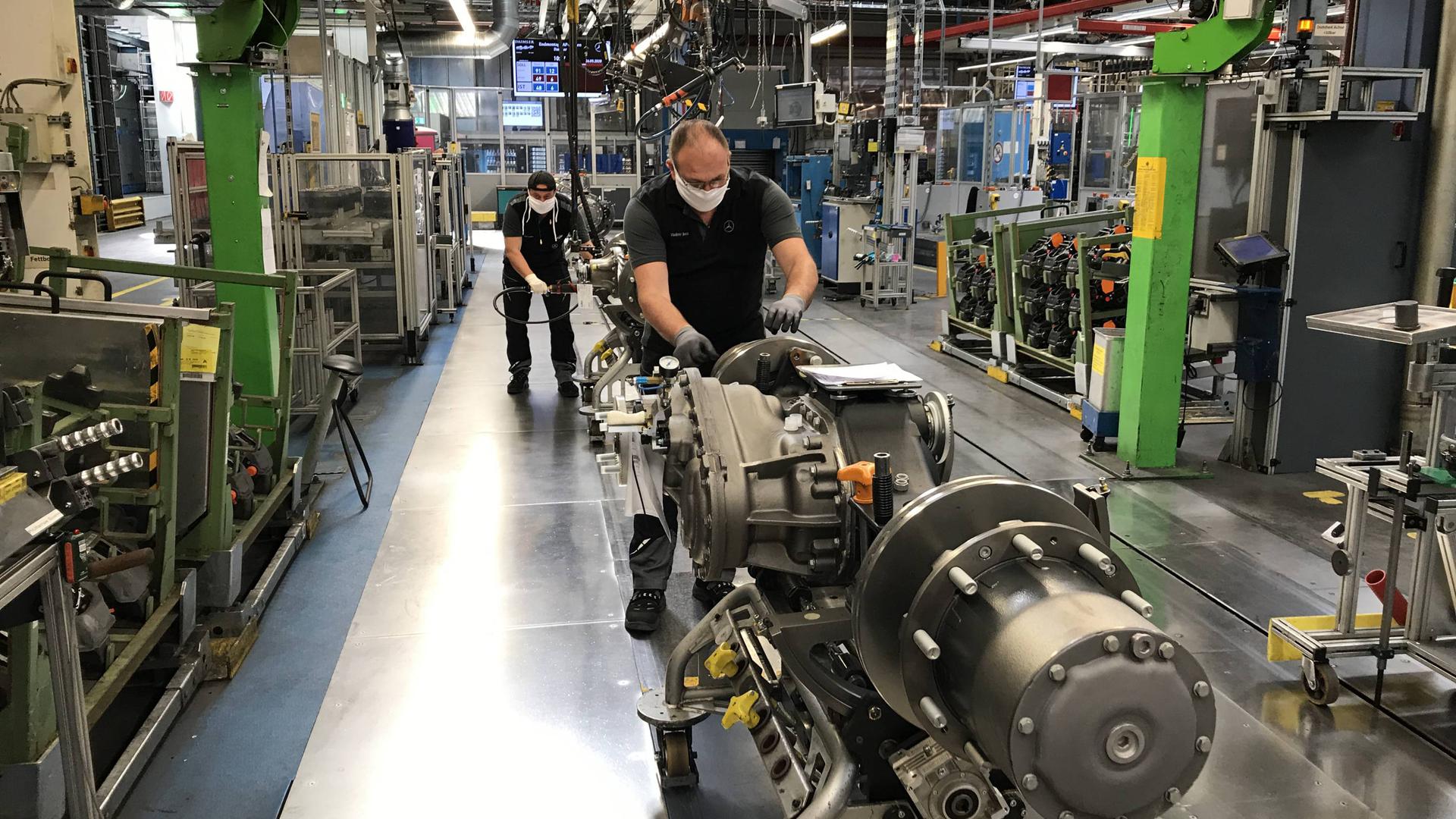 Benz-Werk Gaggenau Daimler Achsen Arbeiten in Zeiten von Corona Mai 2020 