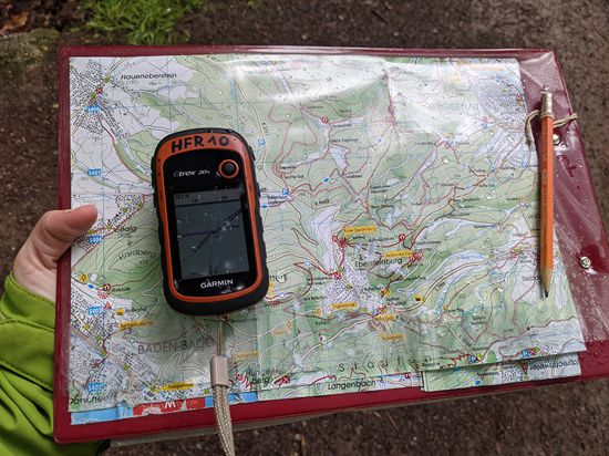 Landkarte und GPS-Gerät