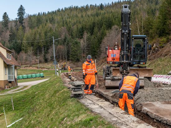 Baustelle in Hundsbach zur Verlegung von Leerrohren für den Breitbandausbau 