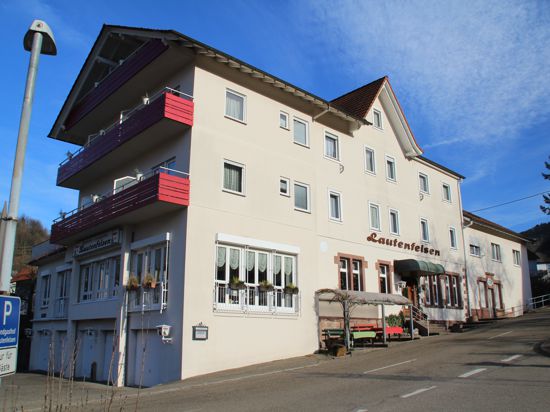 Die Stadt Gernsbach kauft das ehemalige Gasthaus Lautenfelsen, um dort Flüchtlinge unterzubringen.