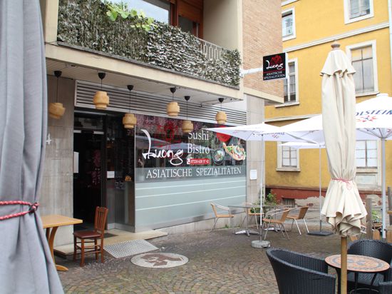 Das asiatische Restaurant „Luong“ befindet sich zentral an der Hofstätte. Es ist das erste Sushi-Bistro in Gernsbach.