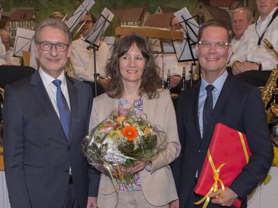Vor dem Stabwechsel: Landrat Jürgen Bäuerle (links) mit Amtsnachfolger Toni Huber und dessen Gattin Silke.