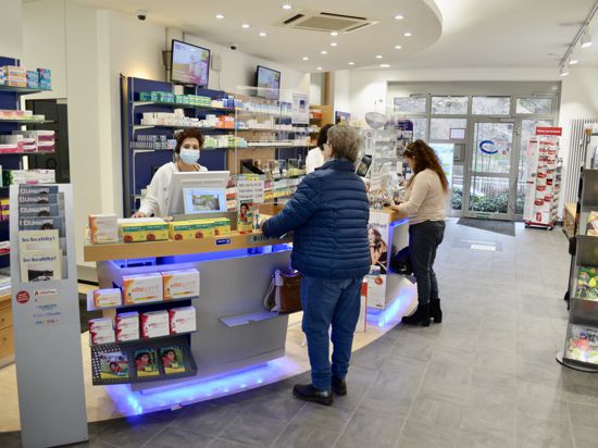 Mehr Zeit für ihre Kunden benötigen aufgrund der Medikamenten-Situation auch die Apotheker im Murgtal, wie in der Linda-Wendelinus-Apotheke in Wiesenbach.
