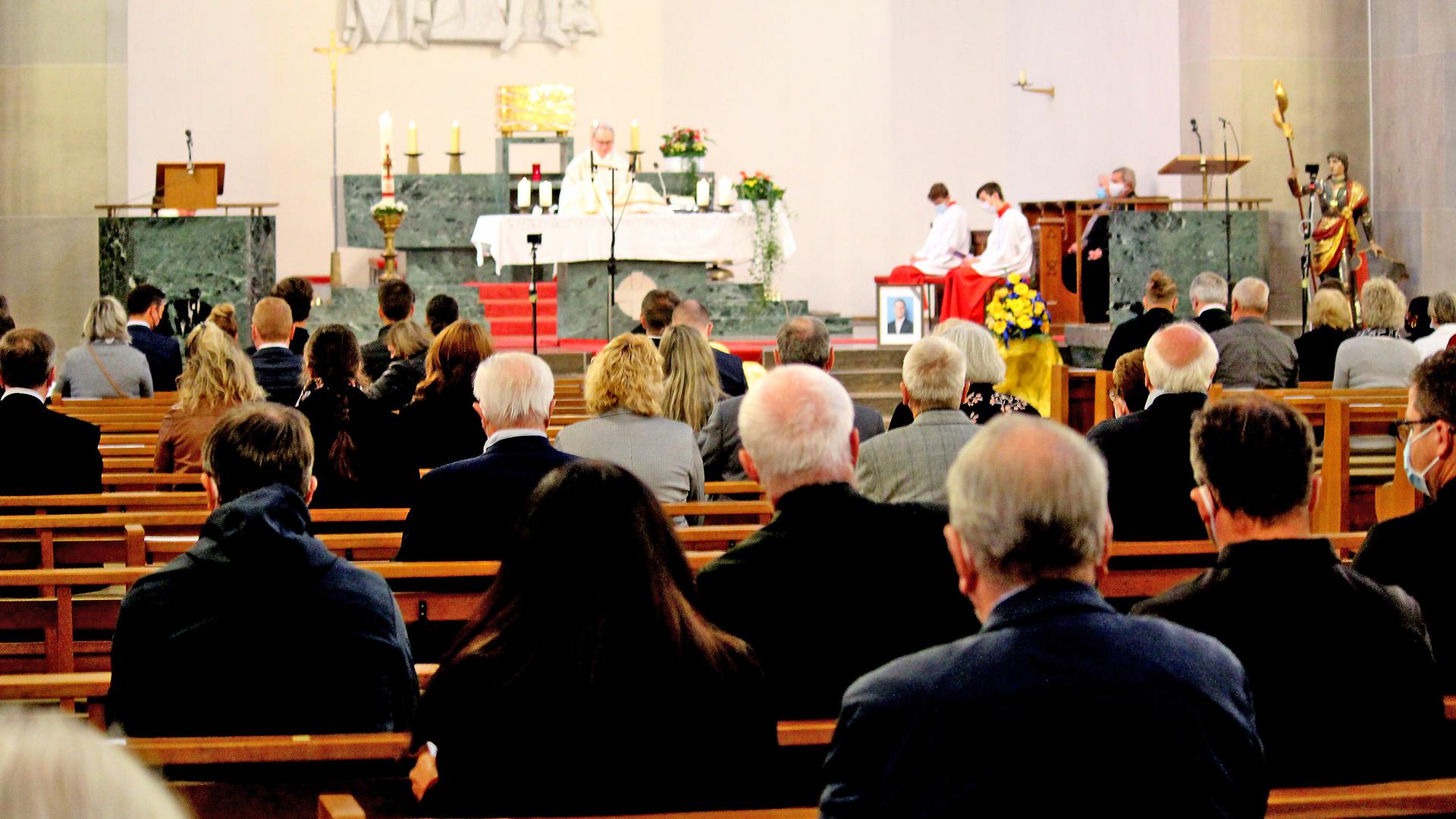 Seelenamt in St. Wendelin: Knapp 170 Menschen nahmen am Sonntag in der Weisenbacher Pfarrkirche Abschied von Toni Huber. Der frühere Bürgermeister und Landrat starb Ende Mai.