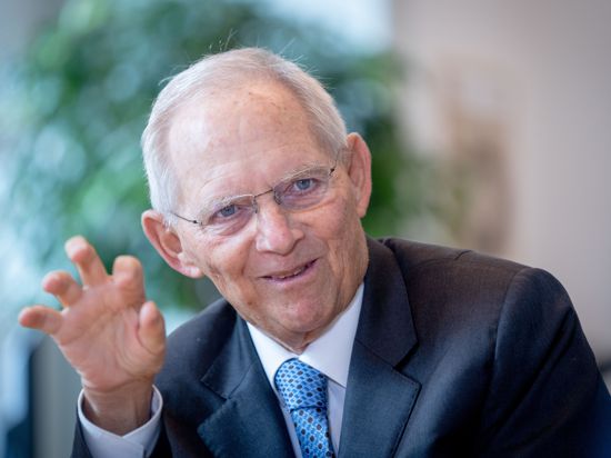 Wolfgang Schäuble (CDU), Bundestagspräsident, spricht in einem Interview. 