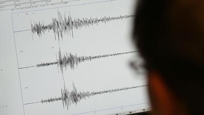 Heftiger Ausschlag: Der Erdbebendienst der Universität ETH Zürich registrierte um 17.58 Uhr einen Stoß der Stärke 4,7.
