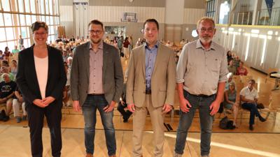 Die Acherner OB-Kandidaten Carmen Lötsch, Andreas Herbrandt, Manuel Tabor und Thomas Merkt (von links) standen im ABB/BNN-Forum Rede und Antwort. 
