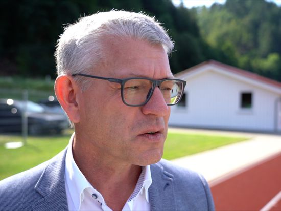 Oppenaus Bürgermeister Uwe Gaiser äußerte sich am Montag zur Bedrohungslage.
