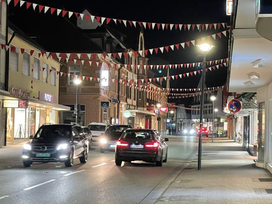 Straßenbeleuchtung Hauptstraße Achern / Nacht