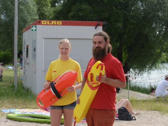 Tanja Ambronn und Marco Ott von der DLRG in Achern.