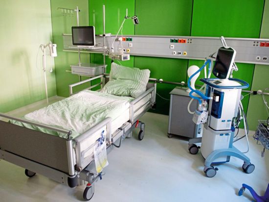 Leer geblieben sind viele Klinikbetten während der Corona-Pandemie. Das hat finanzielle Folgen.