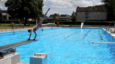 l-ach
Freibad Achern
Schwimmbad