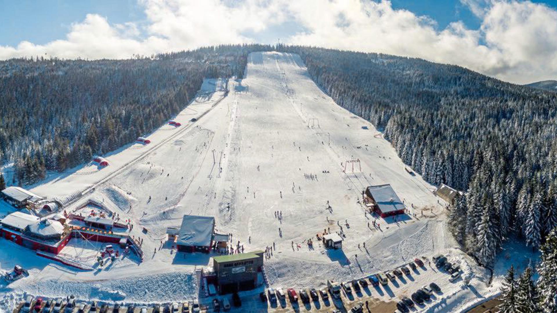 Wenn Schnee liegt, ist das Skigebiet Mehliskopf zwischen Sand und Herrenwies mit seinen vier Liften bei Wintersportlern gefragt.