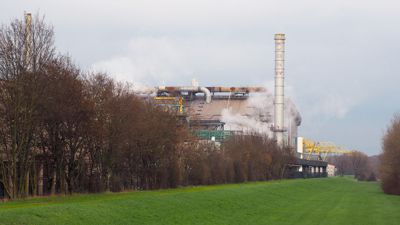Blick auf Anlagen der Badischen Stahlwerke GmbH (BSW).
