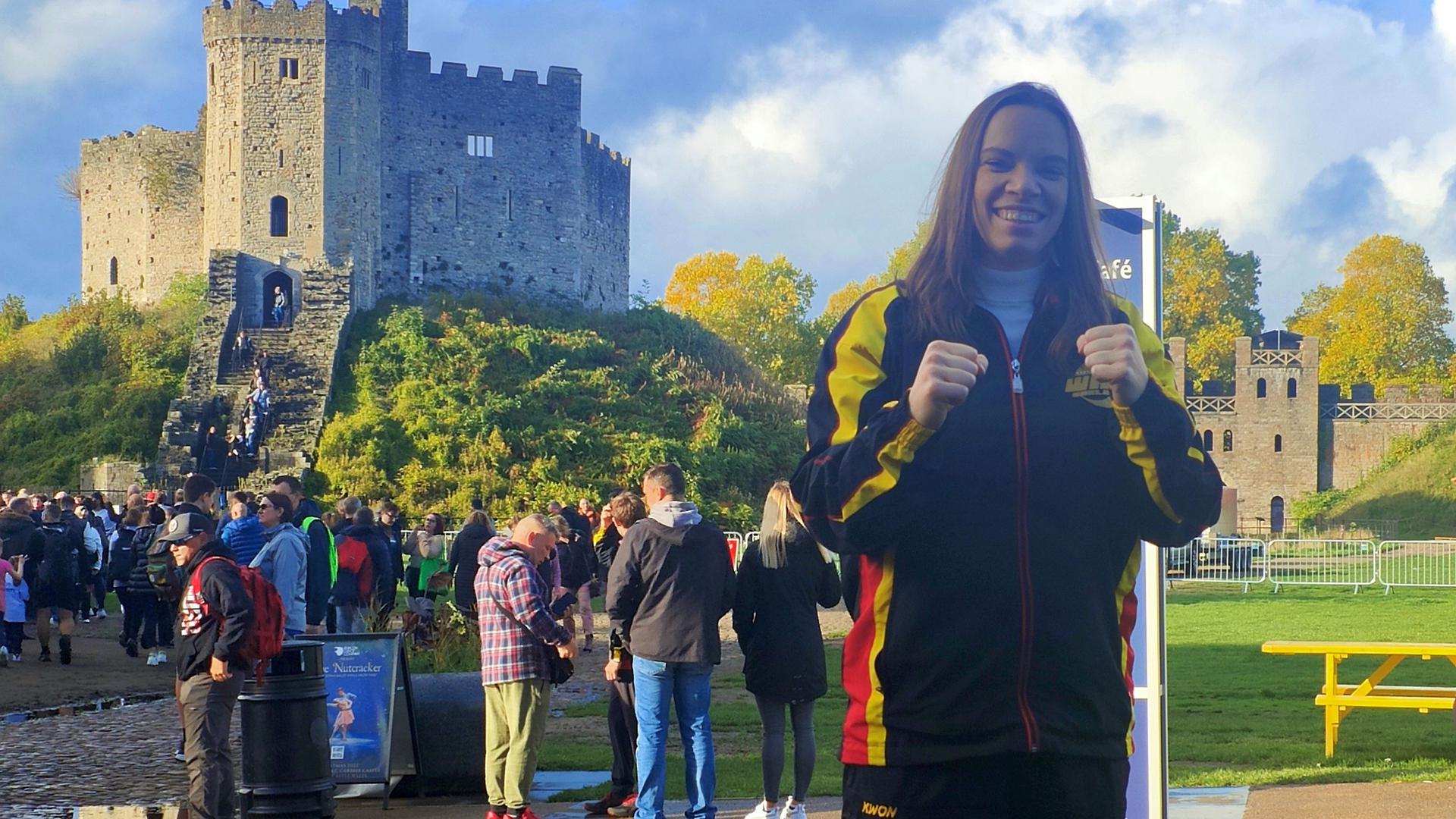 Erfolgreicher Ausflug nach Wales: Mit einer Gold- und einer Bronzemedaille kam Jenny Dahlström von der Kickbox-Weltmeisterschaft zurück nach Lauf.