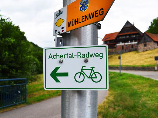 Schild Achertal-Radweg