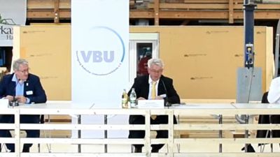 Debatte mit Abstand: In den Räumen der Firma Burkart Haus in Renchen diskutierten Martin Gassner-Herz (FDP), Matthias Katsch (SPD), VBU-Geschäftsführer Michael Hafner, Johannes Rothenberger (CDU) und Thomas Zawalski (Grüne).