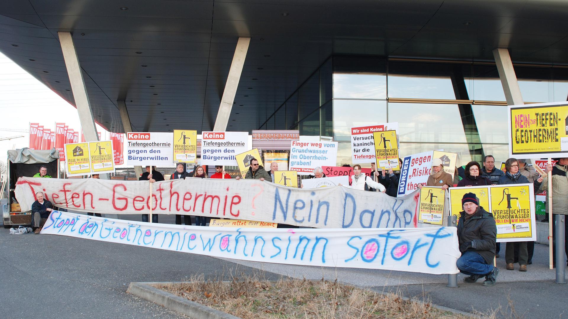 In Rheinau formiert sich Widerstand gegen Geothermie wie damals 2015 in Offenburg vor der Geotherm-Messe.
