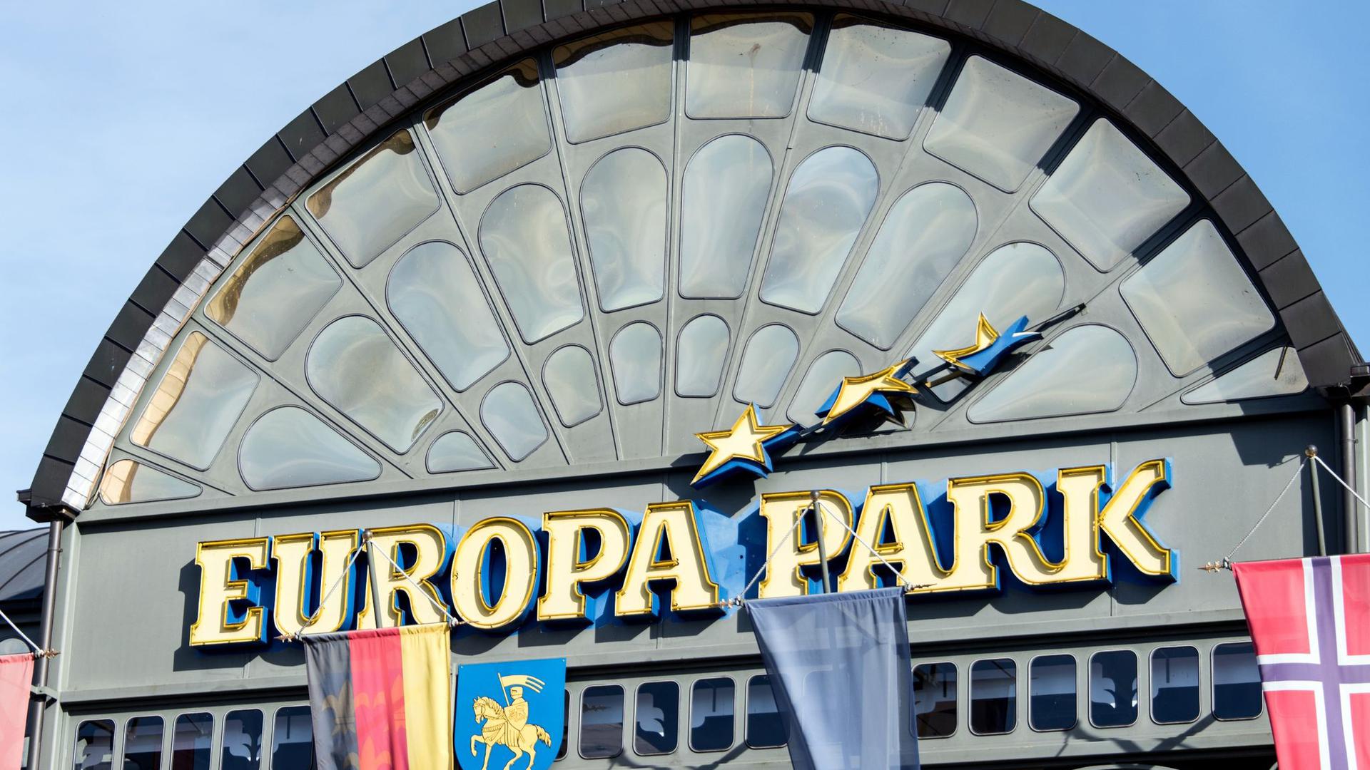 Der Haupteingang des Europa-Parks in Rust.