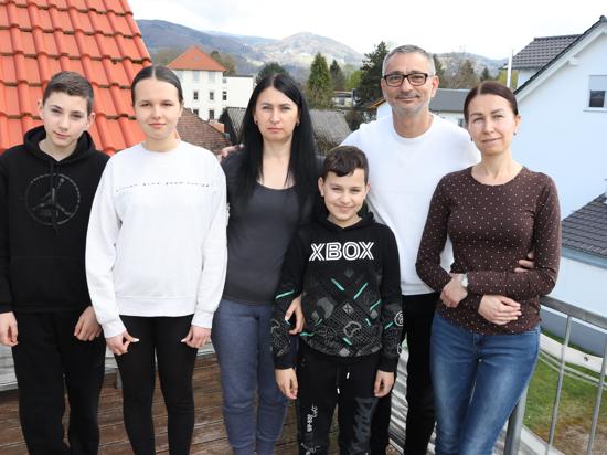 Exklusive Ostergeschichte von sp: Eine italienisch-ukrainische Familie berichtet von den vergangenen Wochen, von Fahrten an die Grenze und davon, was sie aus der Heimat hört. 