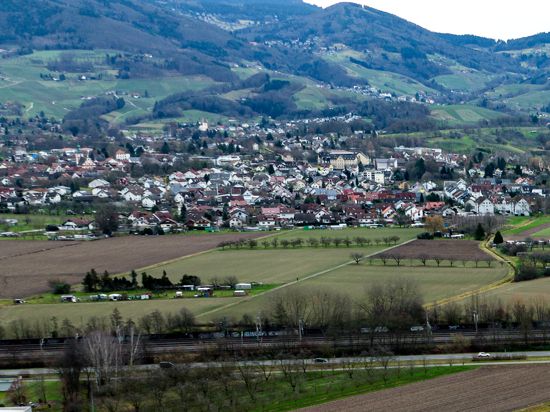 Sasbach entwickelt neue Baugebiete, zuletzt ist die Bevölkerung mehrere Jahre in folge geschrumpft. Stichwort Waldfeld III
