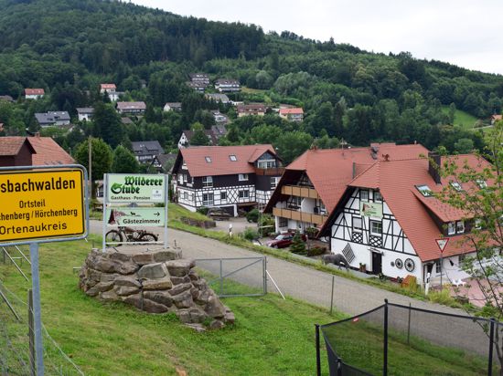 Blick auf die Häuser des Höhenortsteils Bischenberg in Sasbachwalden.