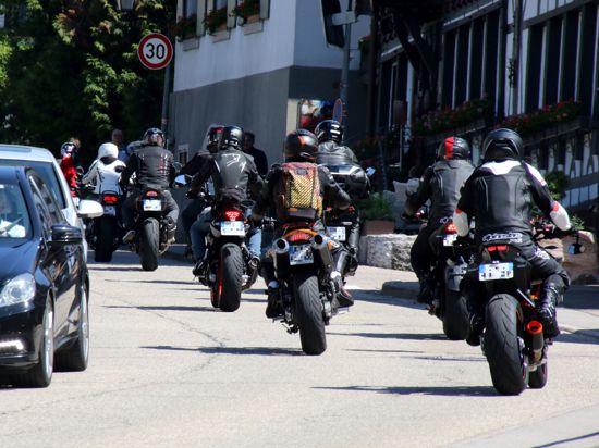 Gruppe Motorradfahrer