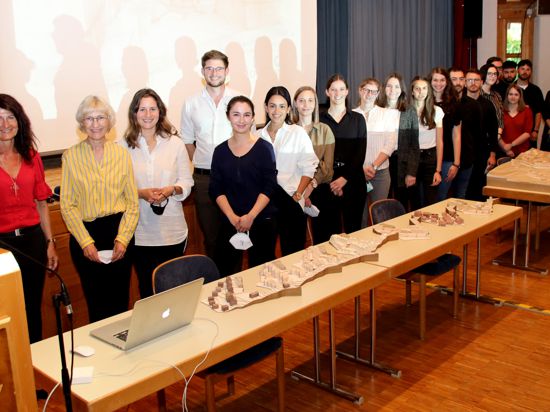 Studenten TH Karlsruhe stellen in Sasbachwalden ihre Ideen für das Wagner-Kliniken-Areal vor