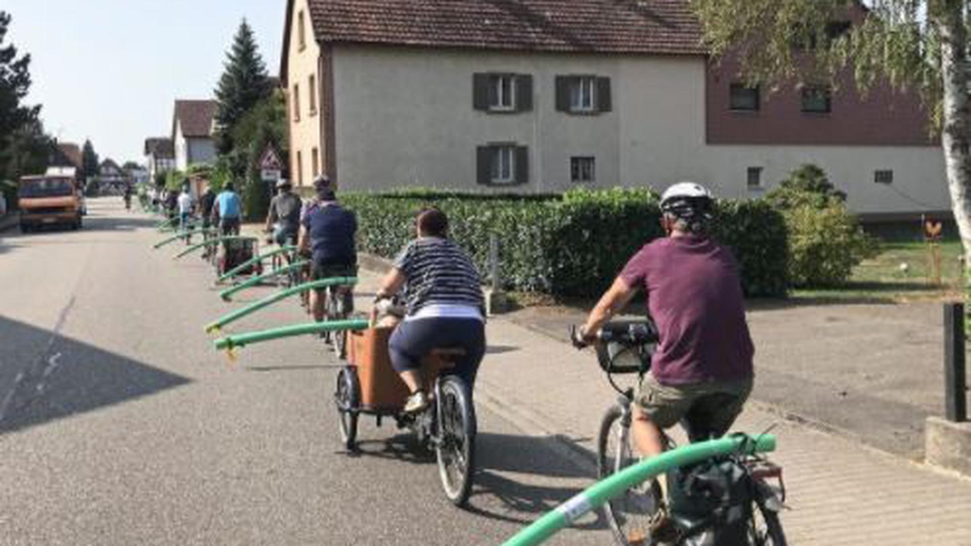 Zeichen gesetzt: Mit der Poolnudel-Tour setzten rund 40 Teilnehmer in Lichtenau ein sichtbares Zeichen für mehr Sicherheit für Radfahrer.