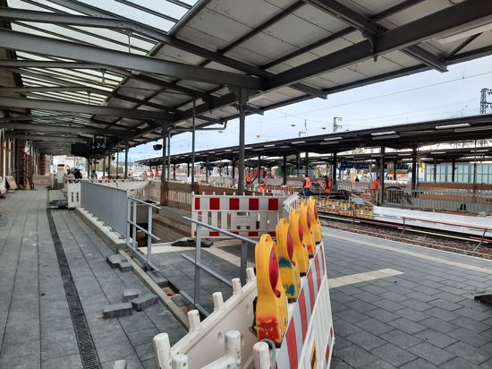 Verwirrend: Die Sanierung des Rastatter Bahnhofs erschwert Ortsunkundigen derzeit die Orientierung.
