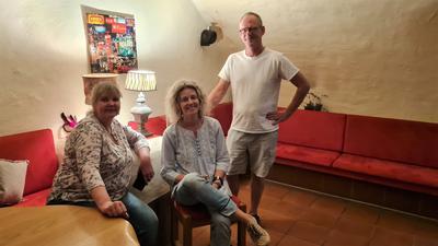 Kreatives Trio: (von links) Conny Kruse, Ariane Lenhardt und Olaf Harders im alten Schwert-Keller, der zu neuem Leben erweckt werden soll.