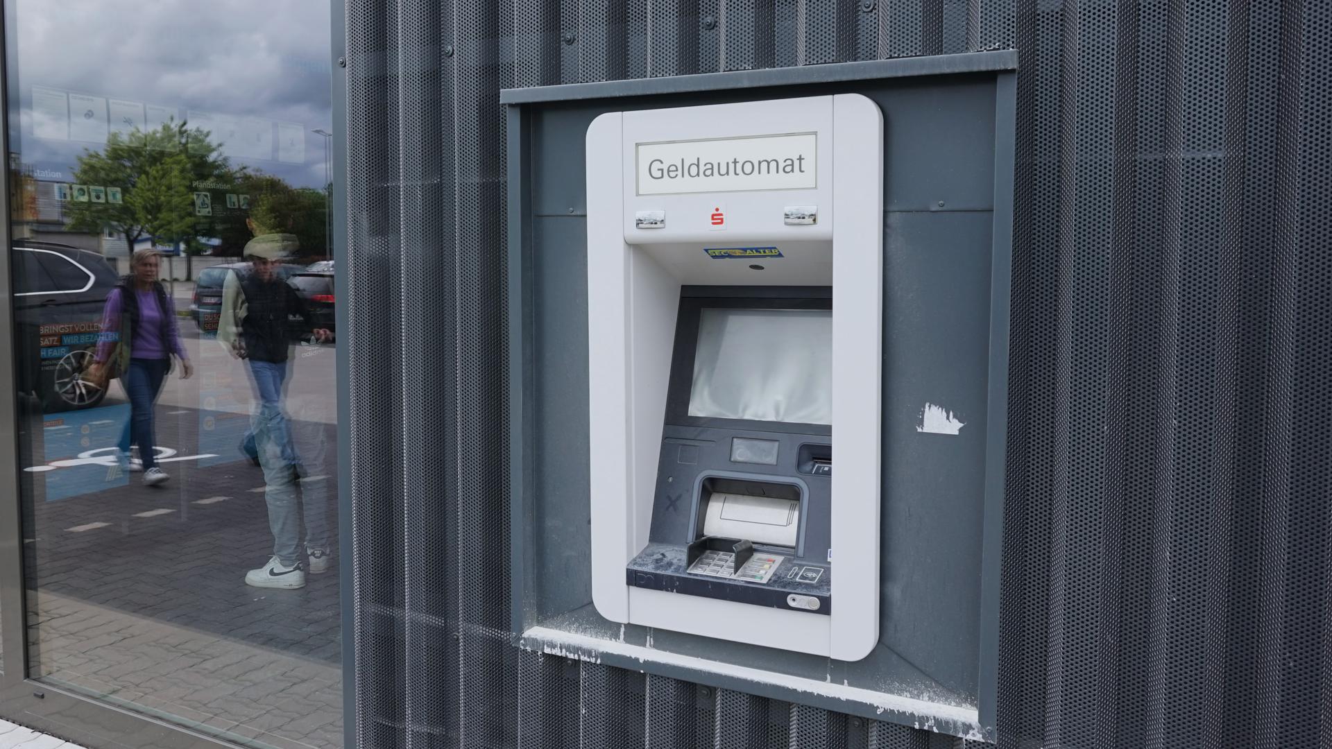 Geldautomat bei Aldi in Ötigheim