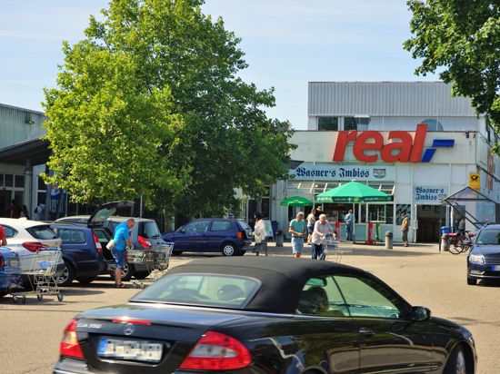 Die Farbe bleibt: Nach BNN-Informationen soll am Supermarkt in der Rauentaler Straße künftig ein rotes Kaufland-Logo  hängen.