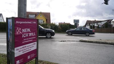 Ein Werbeplakat der Stadt Rastatt für den Bürgerentscheid zum Zentralklinikum Mittelbaden.
