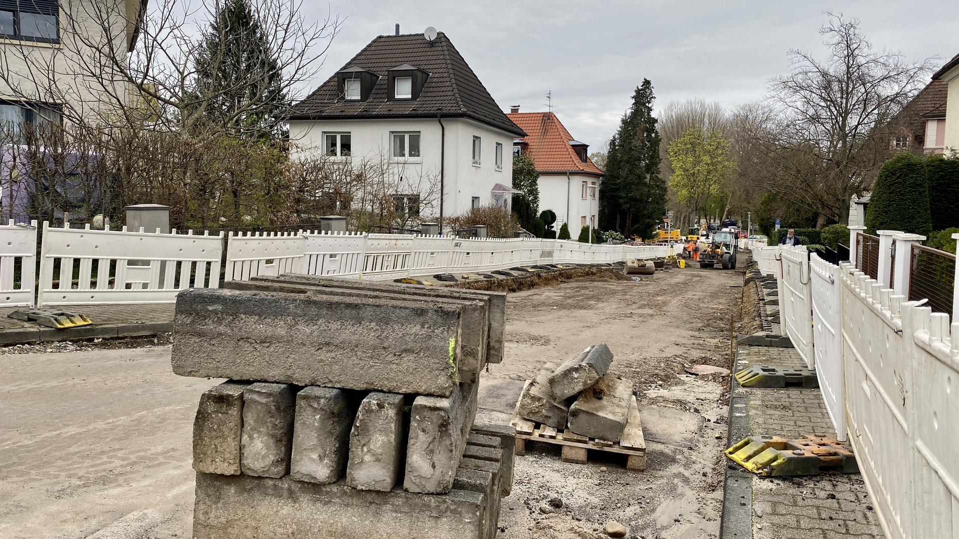 Verzögerung: Die Baustelle „Am Hasenwäldchen“ in Rastatt verzögert sich. Die Stadt streicht dort zudem zwei Parkplätze zugunsten zweier Baumbeete. 