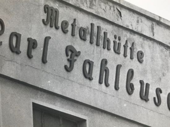Bundesweit bekannt: Der Firma „Metallhütte Carl Fahlbusch“ wird in den 1980er Jahren Namensgeber für einen der größten Umweltskandale in Deutschland. 