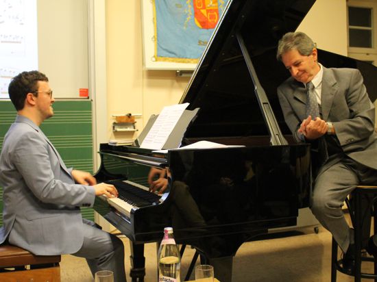 Frank Dupree (links) öffnete seine Musikwelt (rechts Thomas Hofmann)