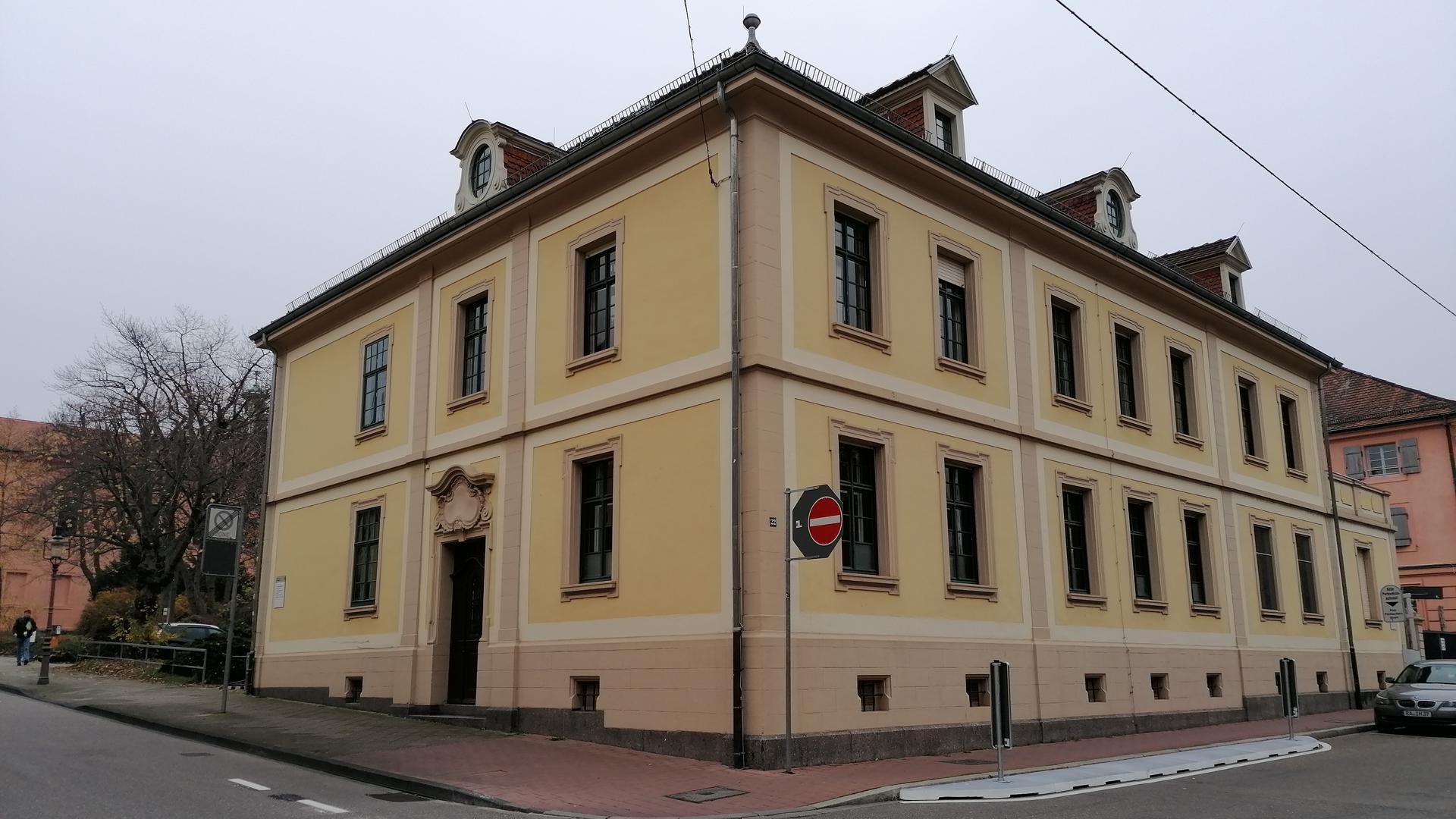 ehemaliges Zollamt, seit Anfang der 2000er Jahre nutzt die Pestalozzi-Schule Rastatt das Gebäude