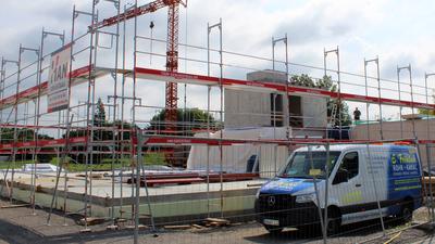 Im Entstehen: In Rheinau-Nord wird derzeit ein zweiter Kindergarten (Rheinau Nord II) gebaut. Doch weder durch ihn noch durch die neue Kita in Plittersdorf erreicht die Stadt Rastatt die angestrebte „Bedarfsdeckung“.