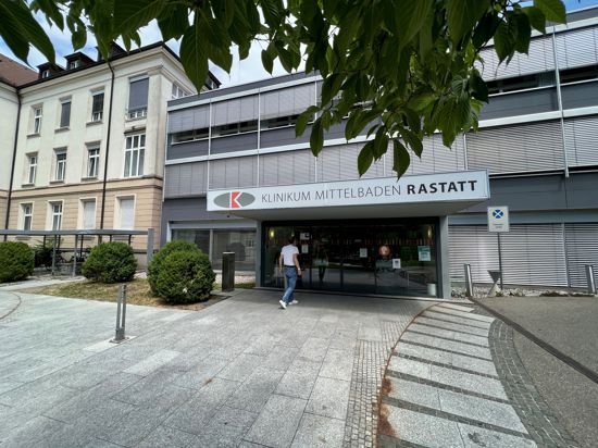 Der Eingang des Klinikums Rastatt.
