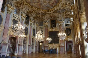 Ahnensaal im Rastatter Schloss                    