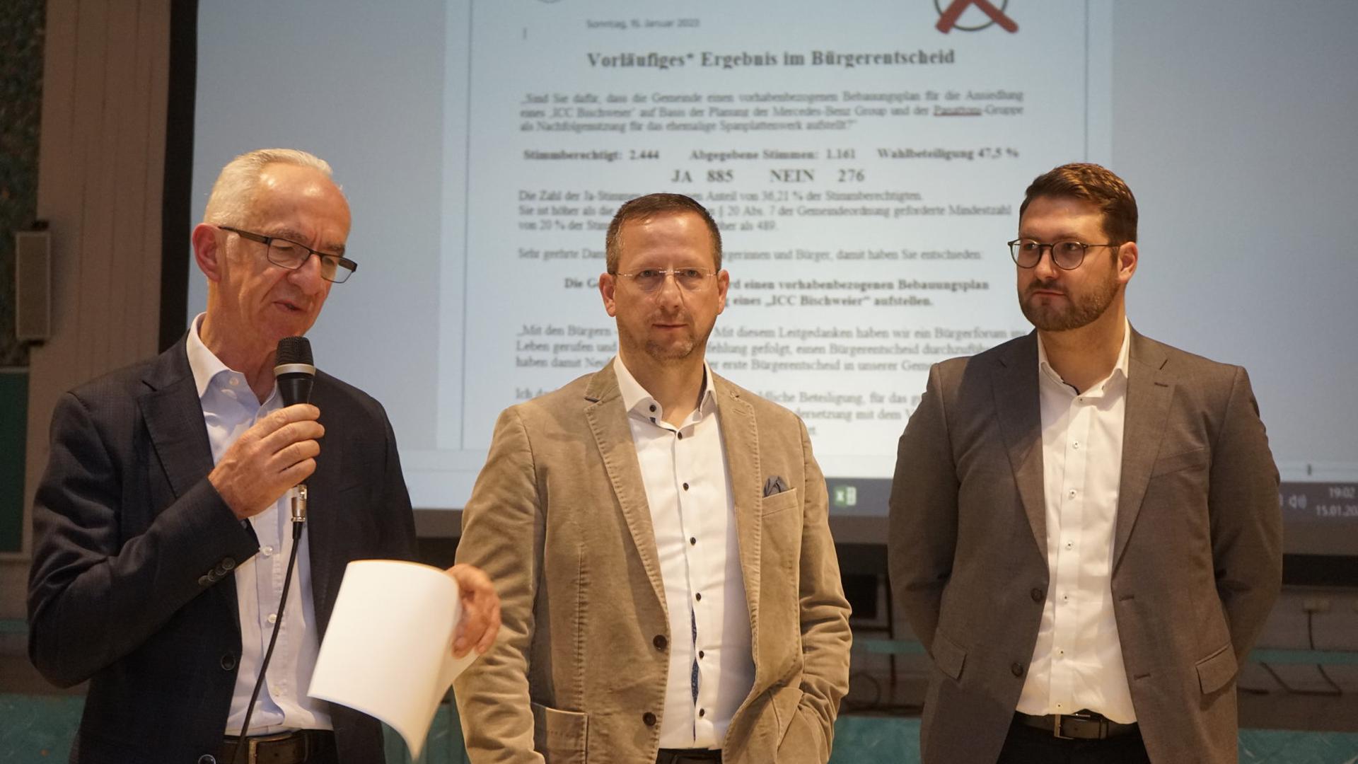 Nach dem Bürgerentscheid kommen „harte Verhandlungen“ (von links): Bürgermeister Robert Wein, Uwe Sticher (Mercedes) und Oliver Stegner (Panattoni). 