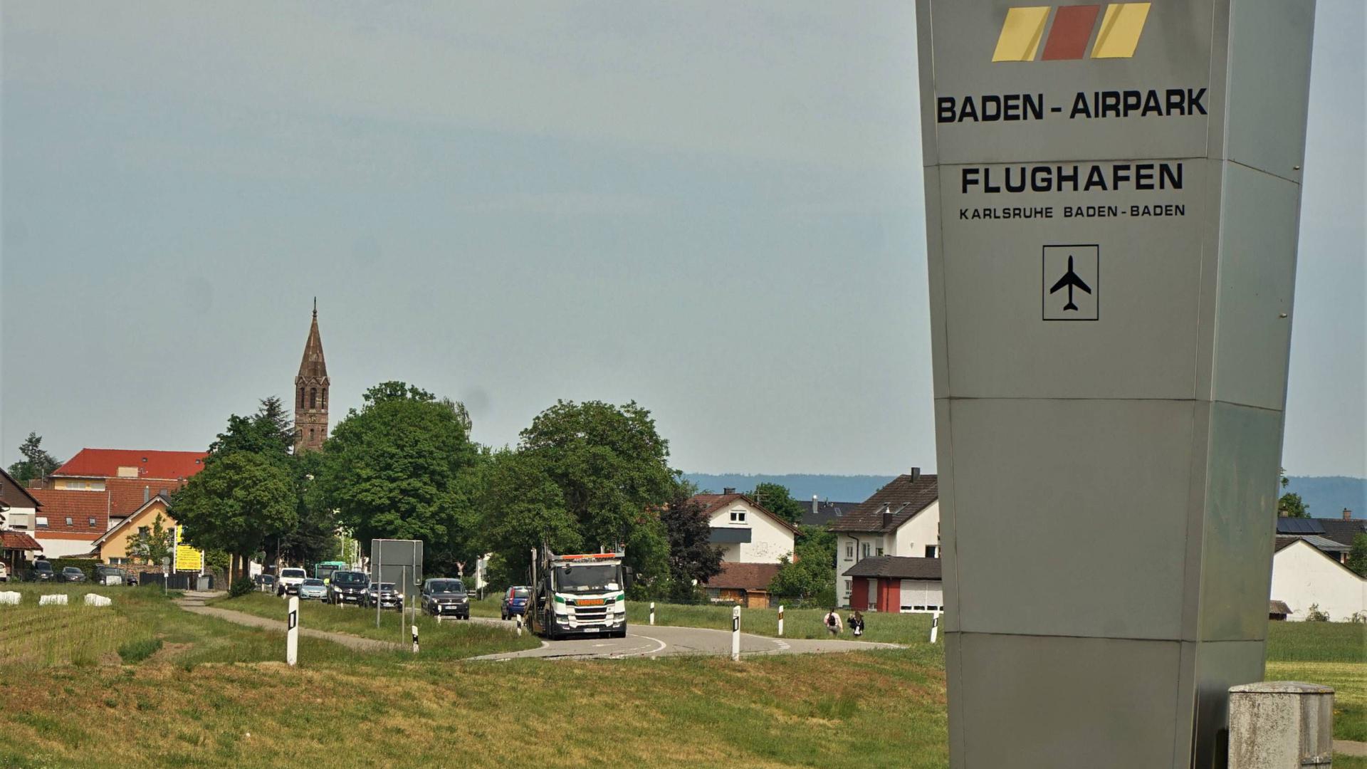 Baden-Airpark mit Sicht nach Hügelsheim
