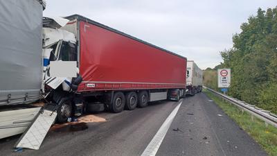 Lkw-Unfall auf der A5 bei Rastatt.
