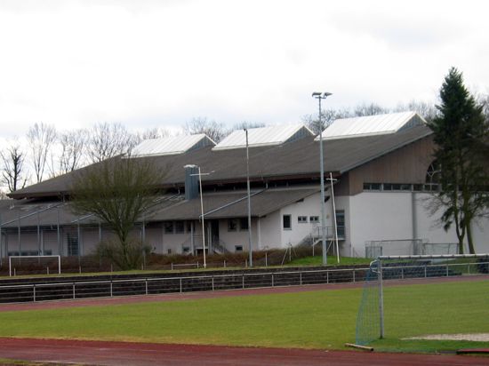 Die Sporthalle ist in die Jahre gekommen. Der Gemeinderat stimmte der Vergabe der Planungsleistungen an ein Planungsbüro aus Durmersheim zu.