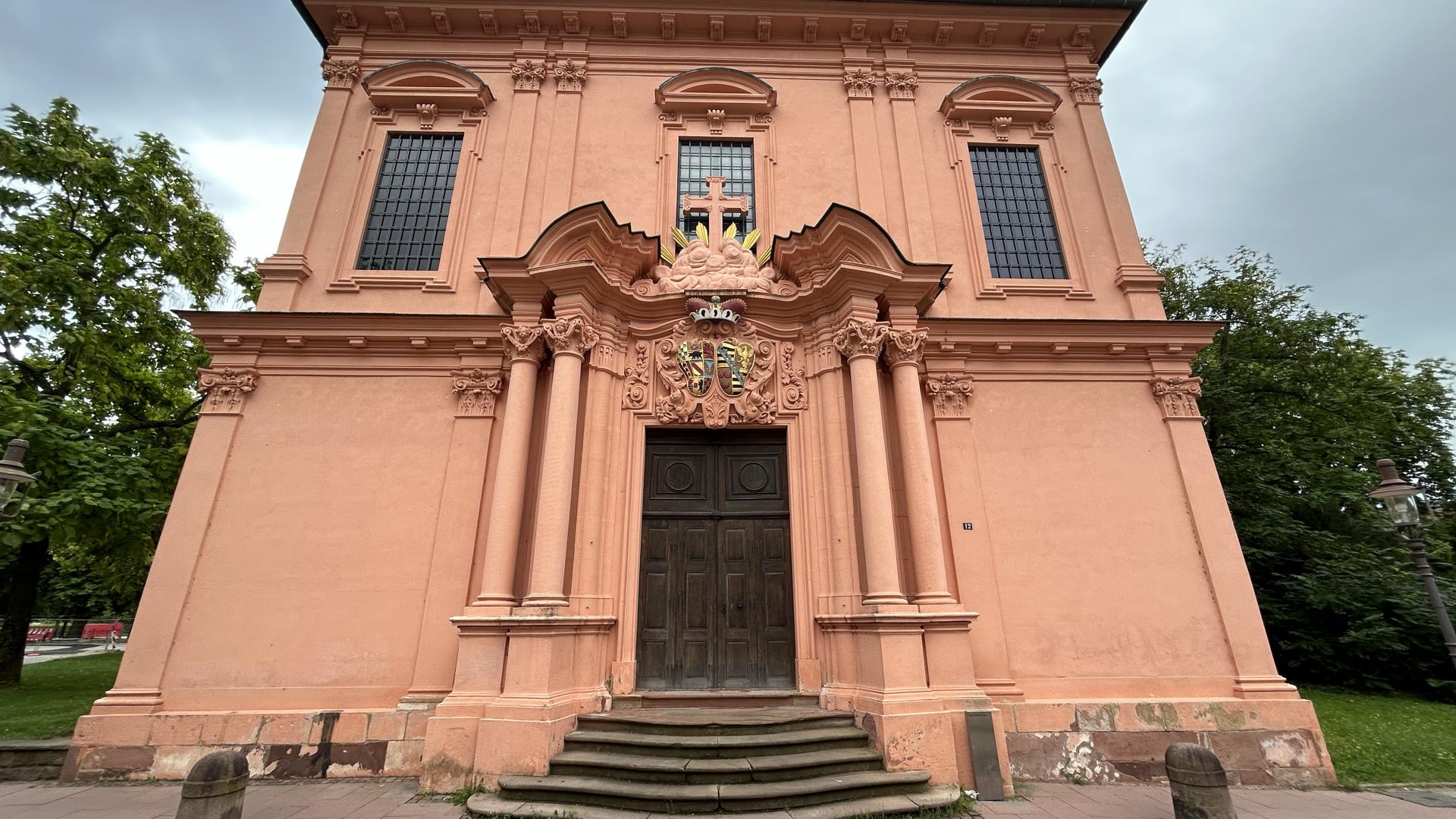 Eingang der Schlosskirche Rastatt.