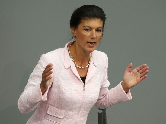 Sahra Wagenknecht von der Linksfraktion spricht im Deutschen Bundestag. Verlässt sie ihre Partei?