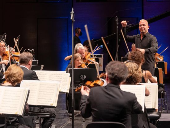 Gelungener Neustart im Festspielhaus Baden-Baden: Yannick Nezet-Seguin präsentierte mit dem Chamber Orchestra of Europe am Freitagabend drei Beethoven-Sinfonien.