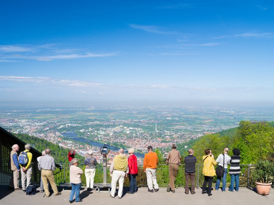 Königstuhl, Blick über Heidelberg in die Rheinebene